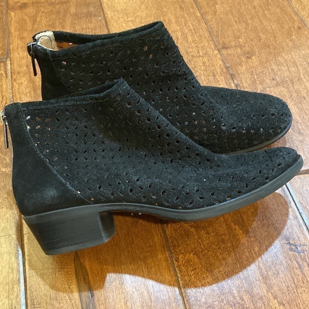 Lucky brand Bergyn suede boots 6 - Picture 4 of 6